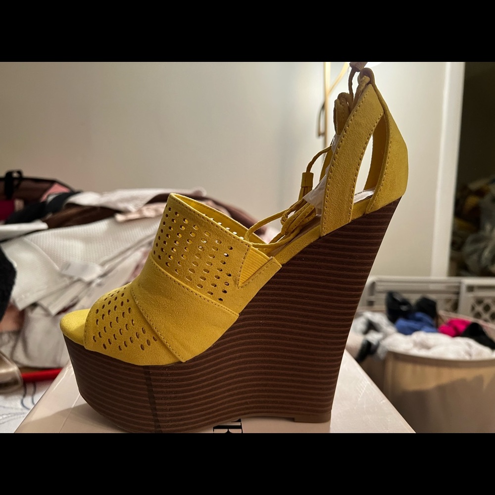 Women’s yellow wedge
